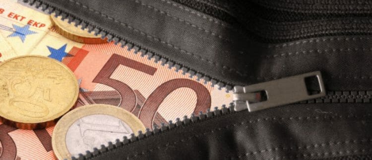 How to Manage an Employee Stealing Money from the Employer