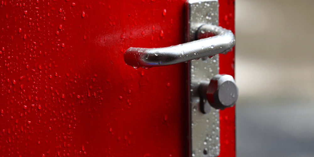 How to Clean Old Aluminum Storm Doors